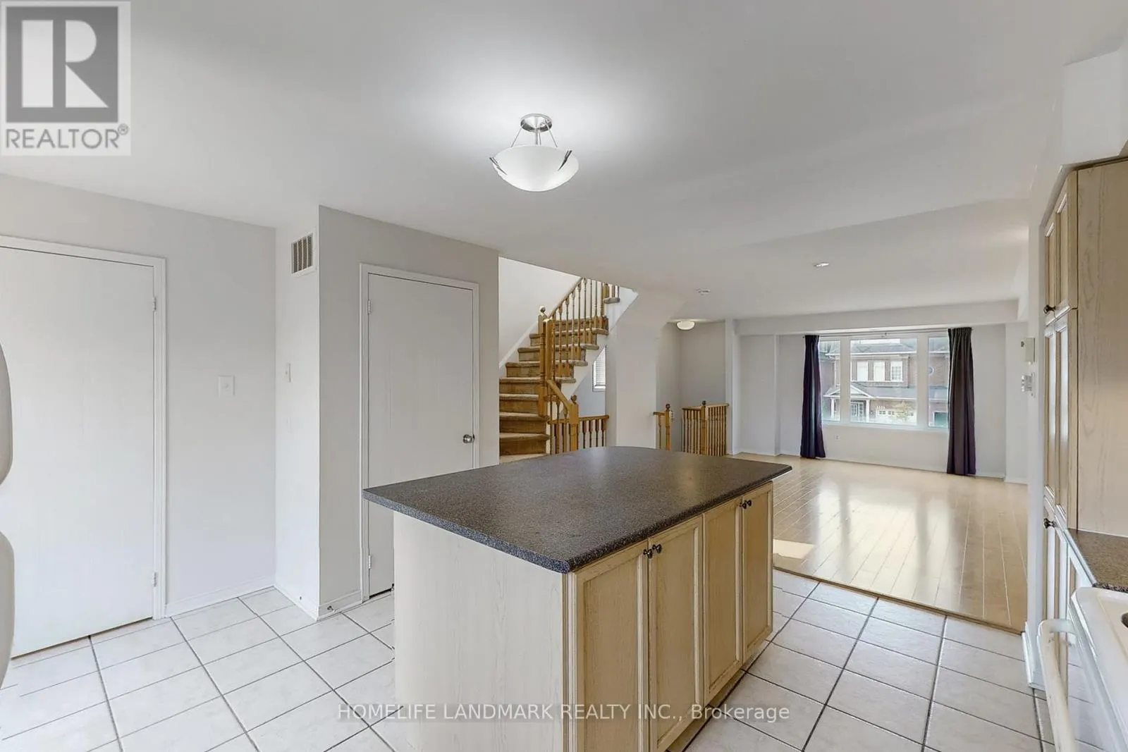 31 - 4965 SOUTHAMPTON DRIVE