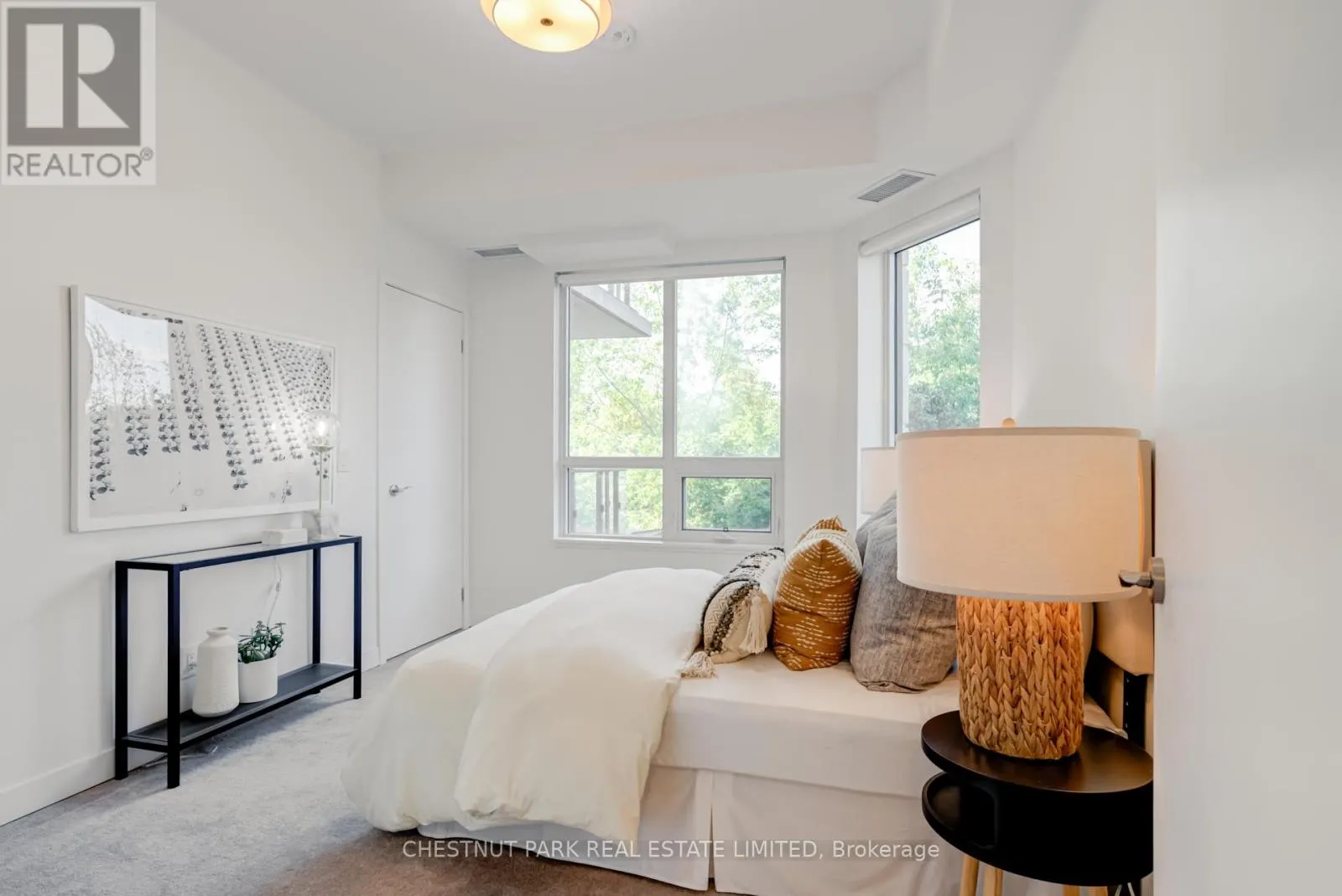 205 - 840 QUEENS PLATE DRIVE