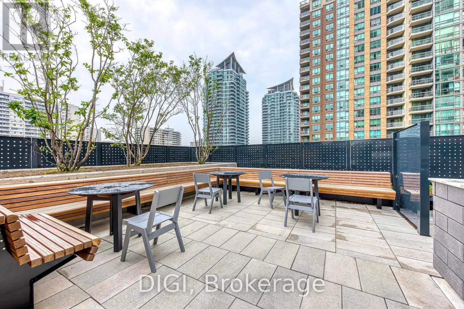 3010 - 185 ENFIELD PLACE