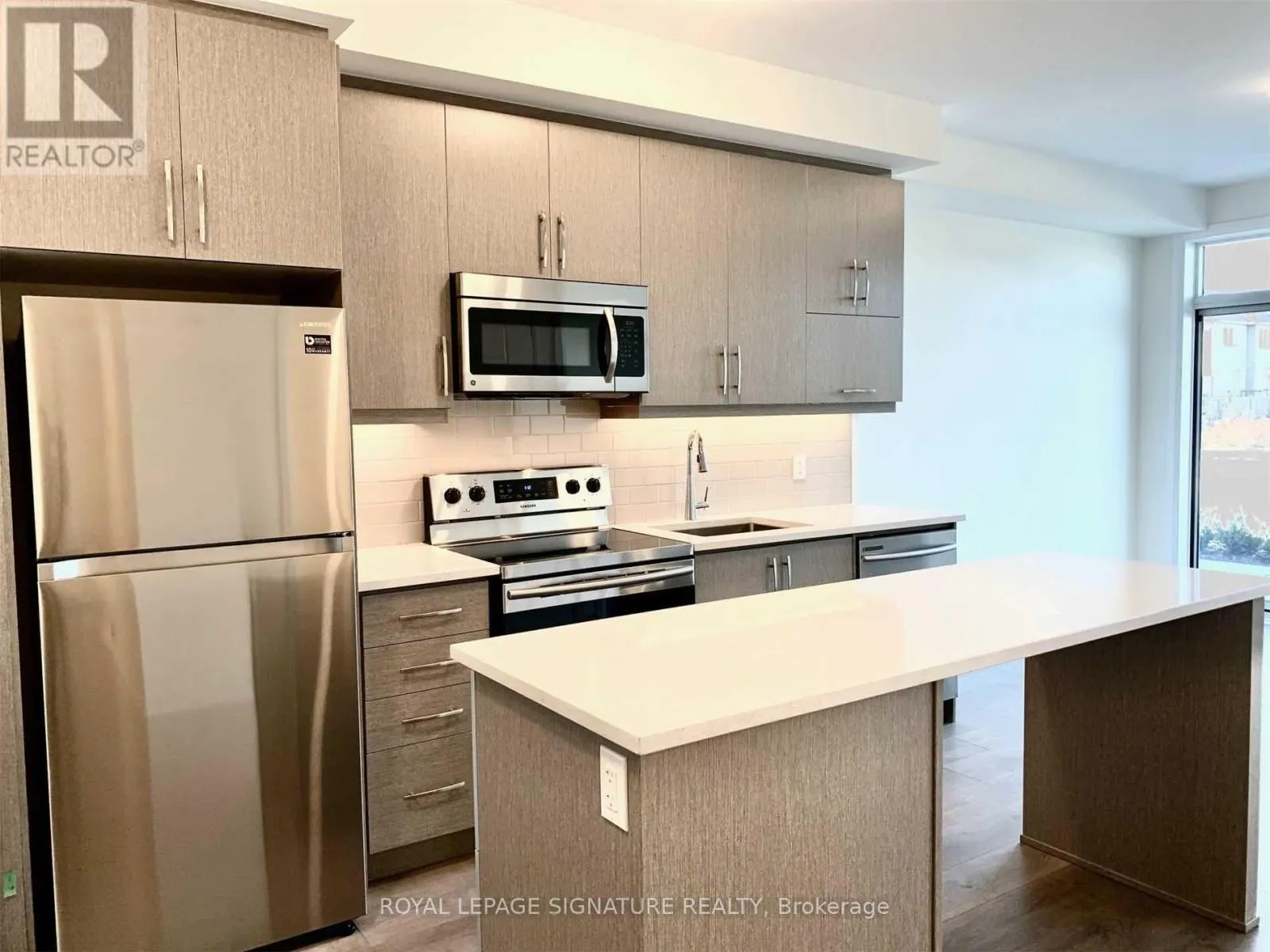 113 - 1105 LEGER WAY