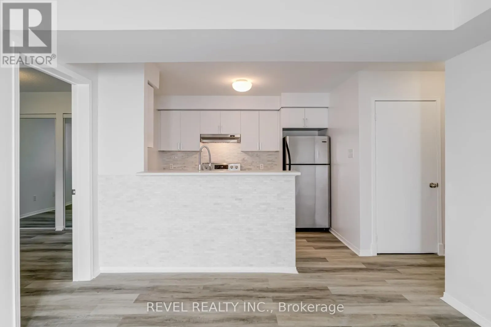 327 - 4975 SOUTHAMPTON DRIVE