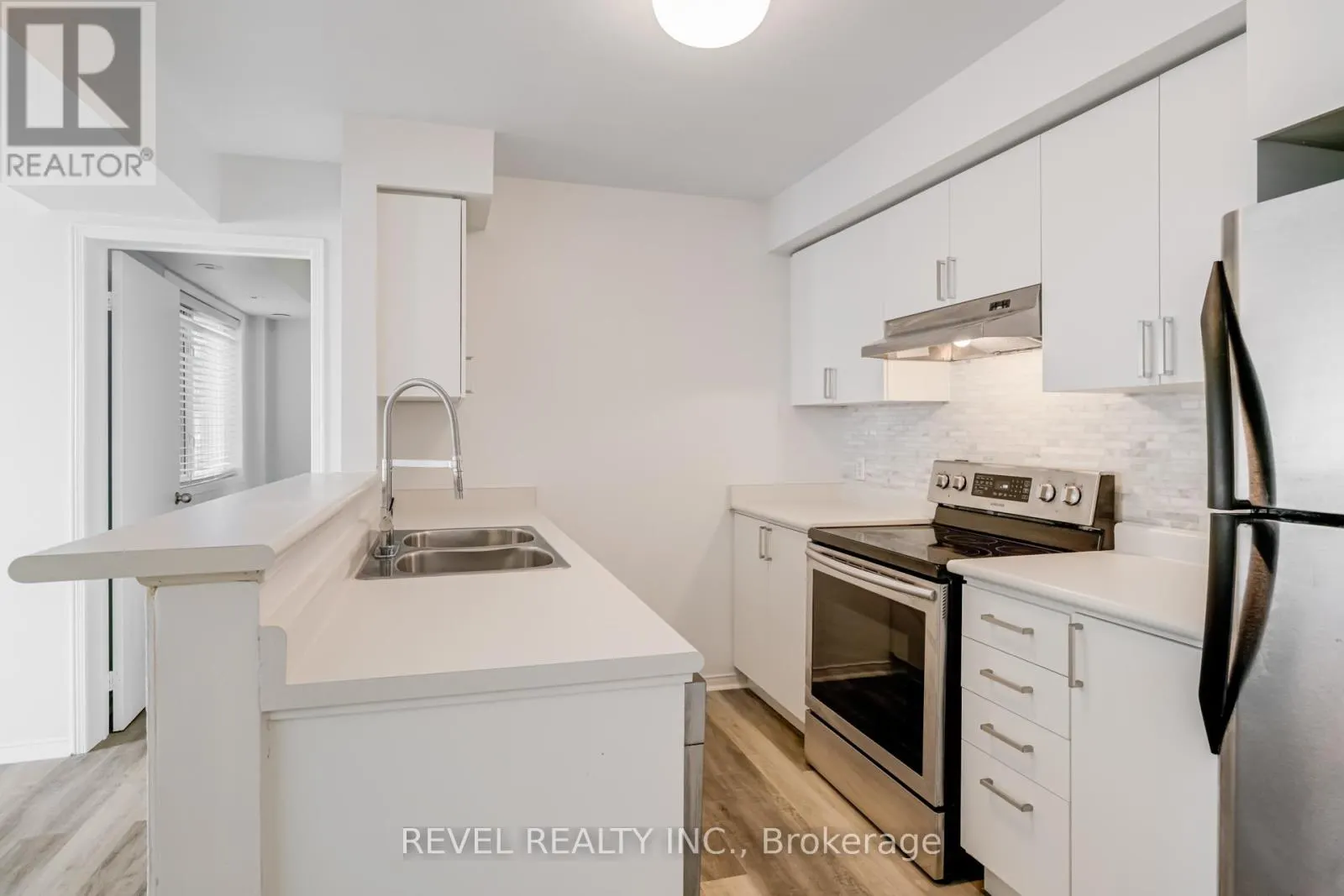 327 - 4975 SOUTHAMPTON DRIVE