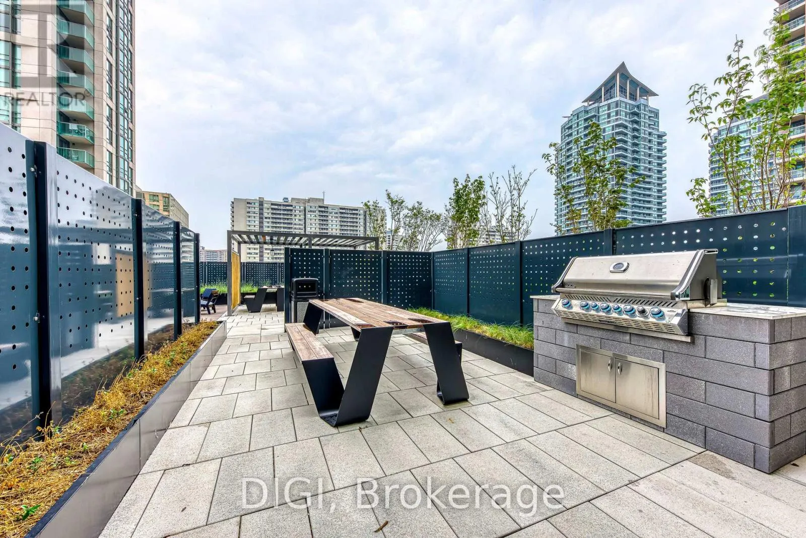 TH1 - 185 ENFIELD PLACE