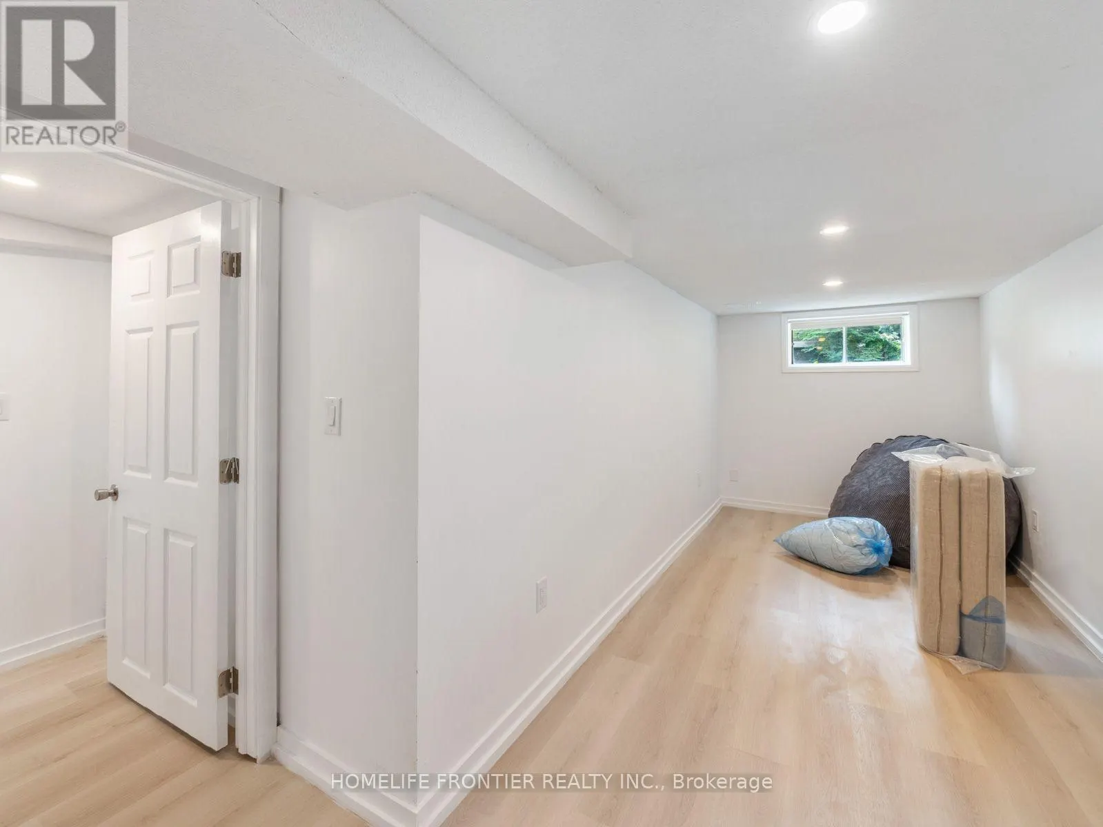 4 - 12 GIBSON AVENUE