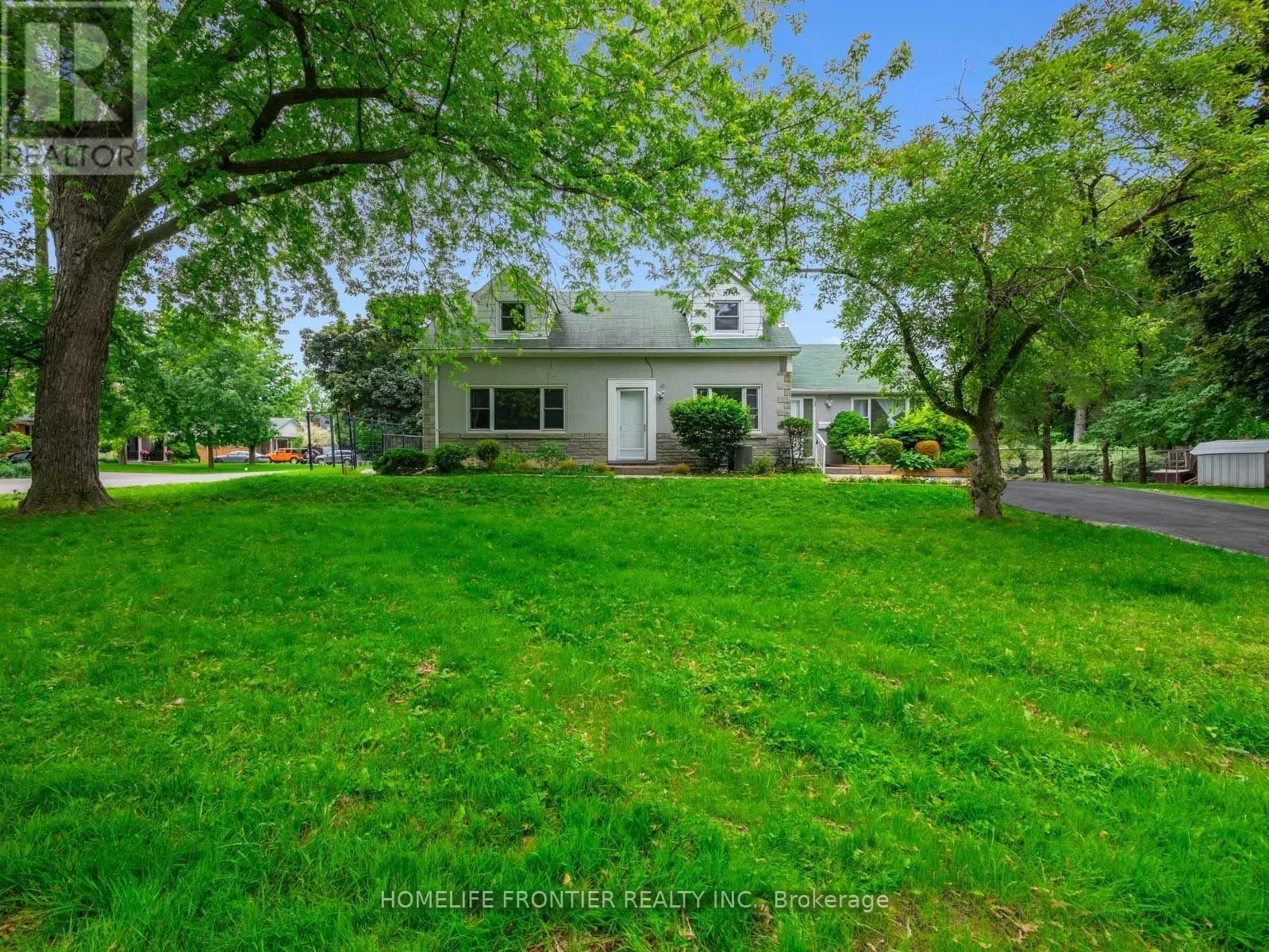 4 - 12 GIBSON AVENUE
