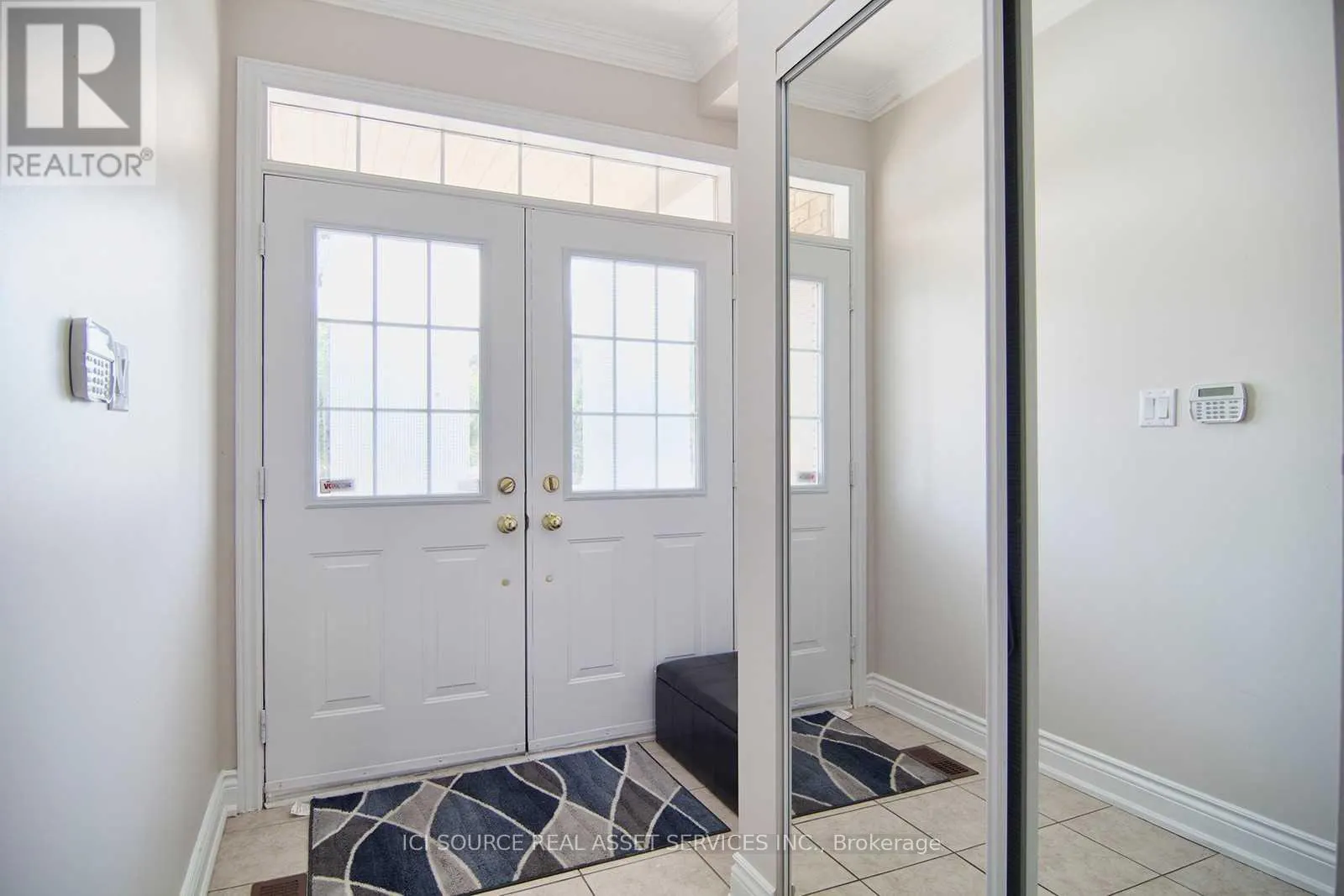 UPPER - 5279 SPRINGBOK CRESCENT