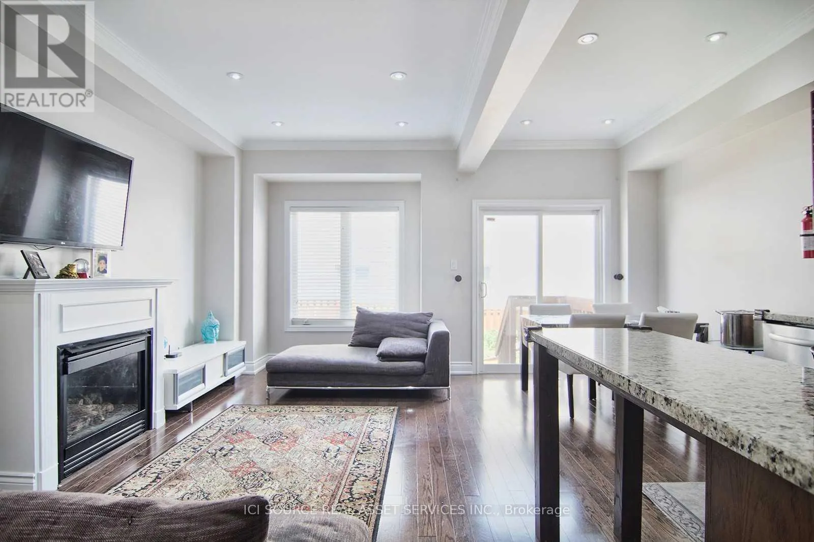 UPPER - 5279 SPRINGBOK CRESCENT