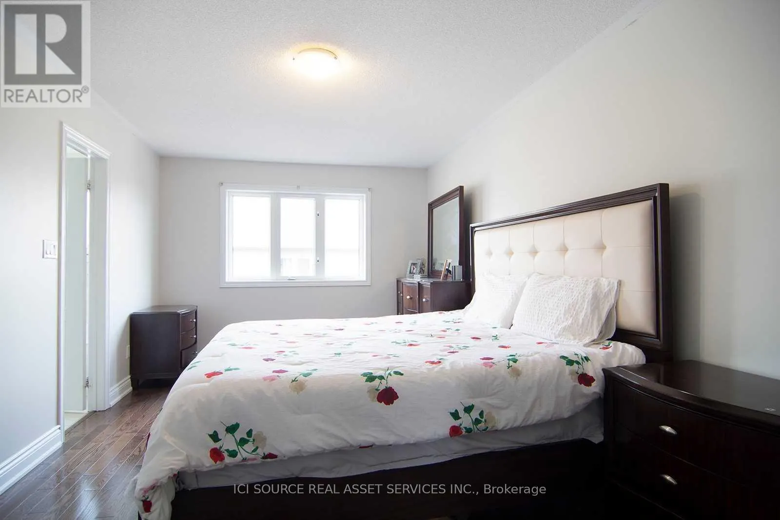UPPER - 5279 SPRINGBOK CRESCENT