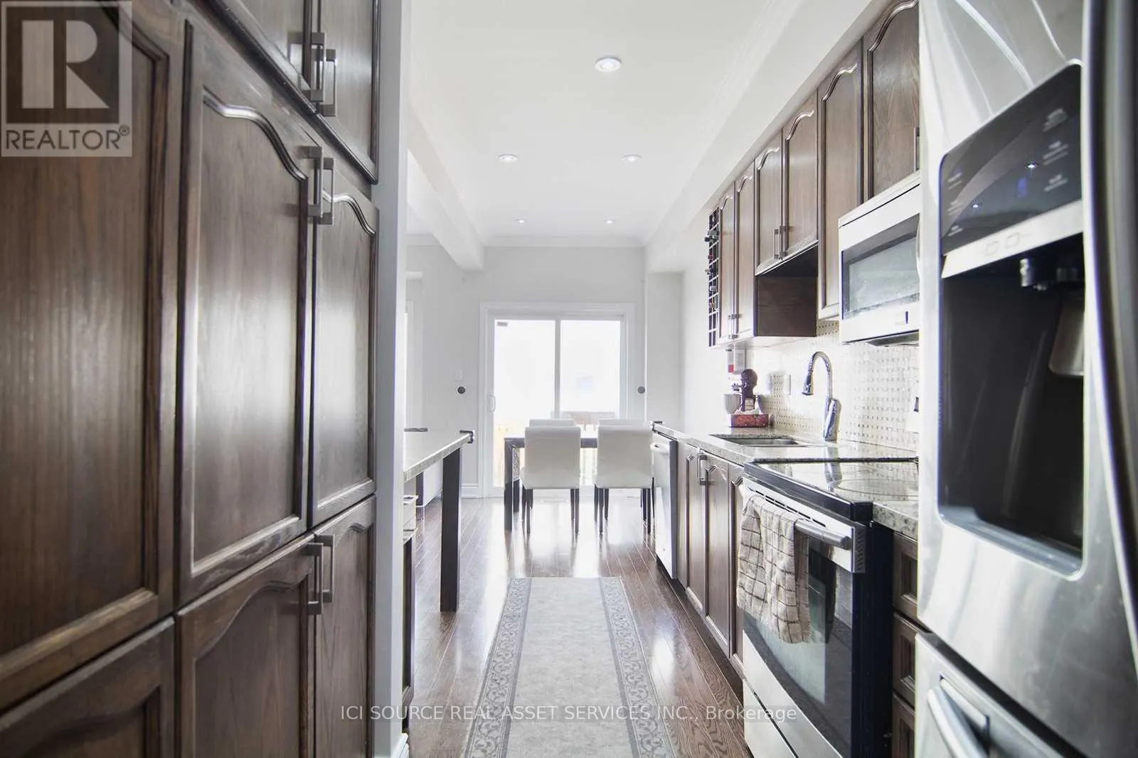 UPPER - 5279 SPRINGBOK CRESCENT