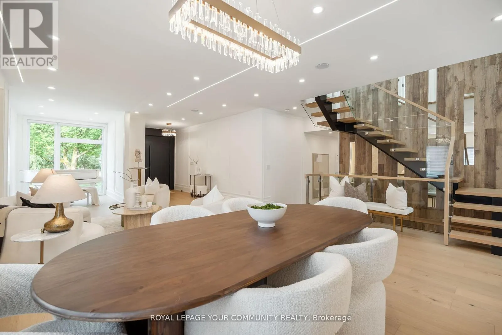 14 RANWOOD DRIVE