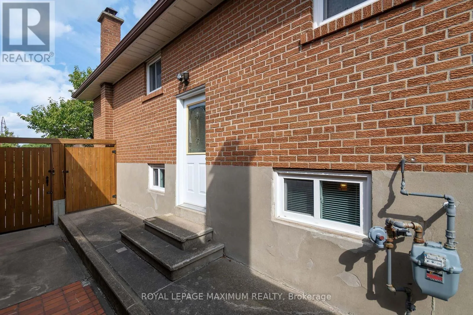 10 GATESGILL CRESCENT