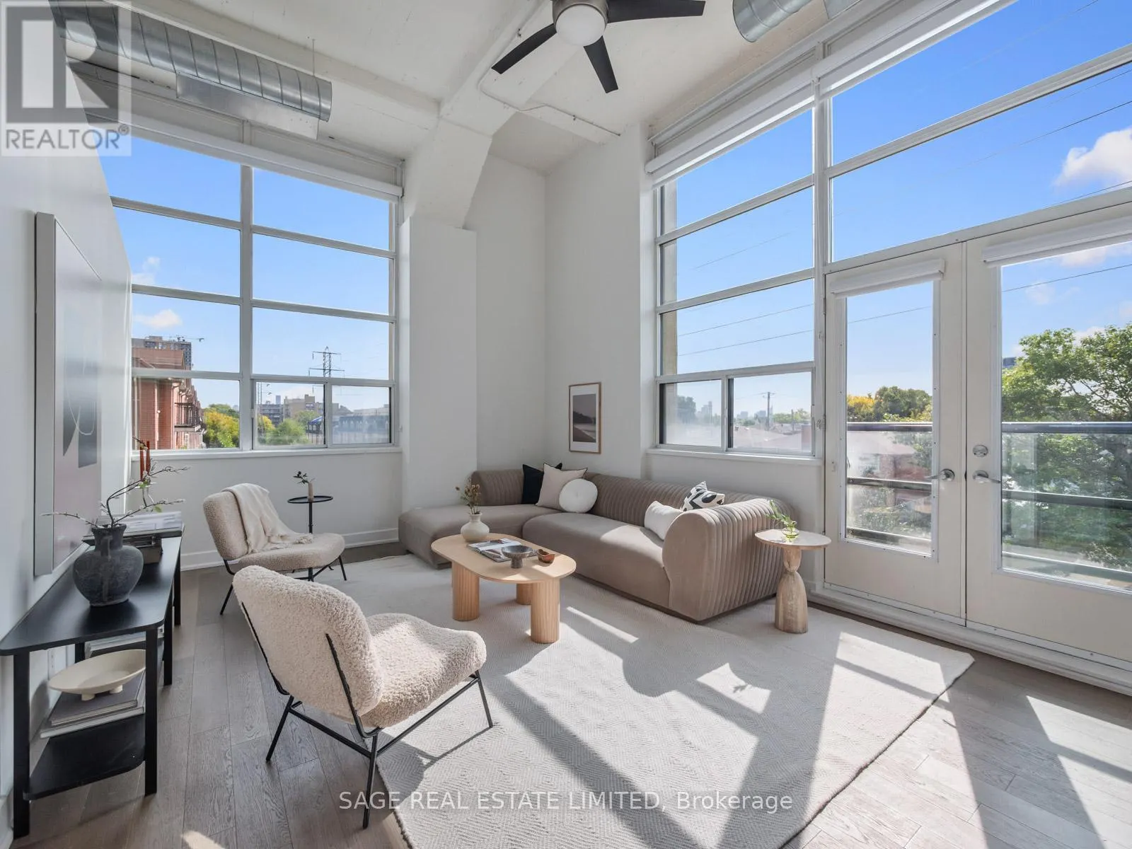 231 - 1001 ROSELAWN AVENUE