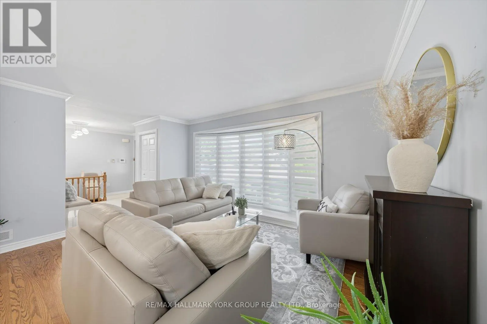 27 BROMLEY CRESCENT