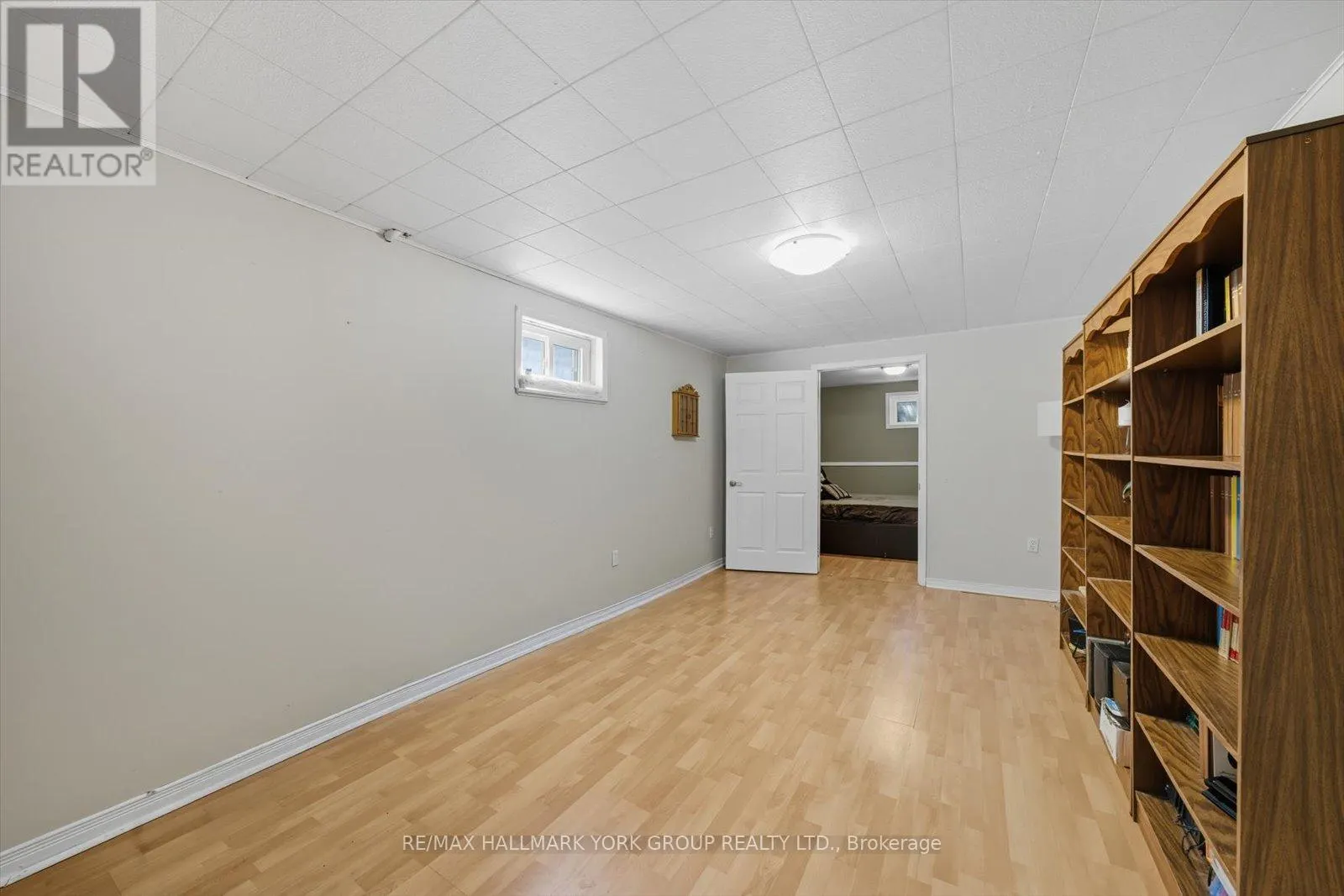 27 BROMLEY CRESCENT