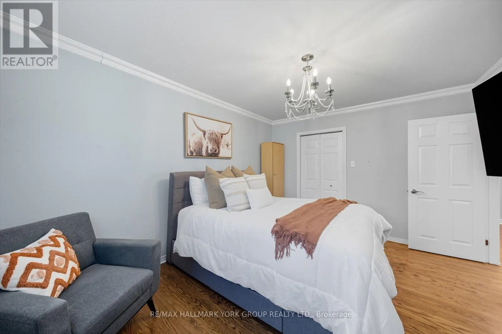 27 BROMLEY CRESCENT