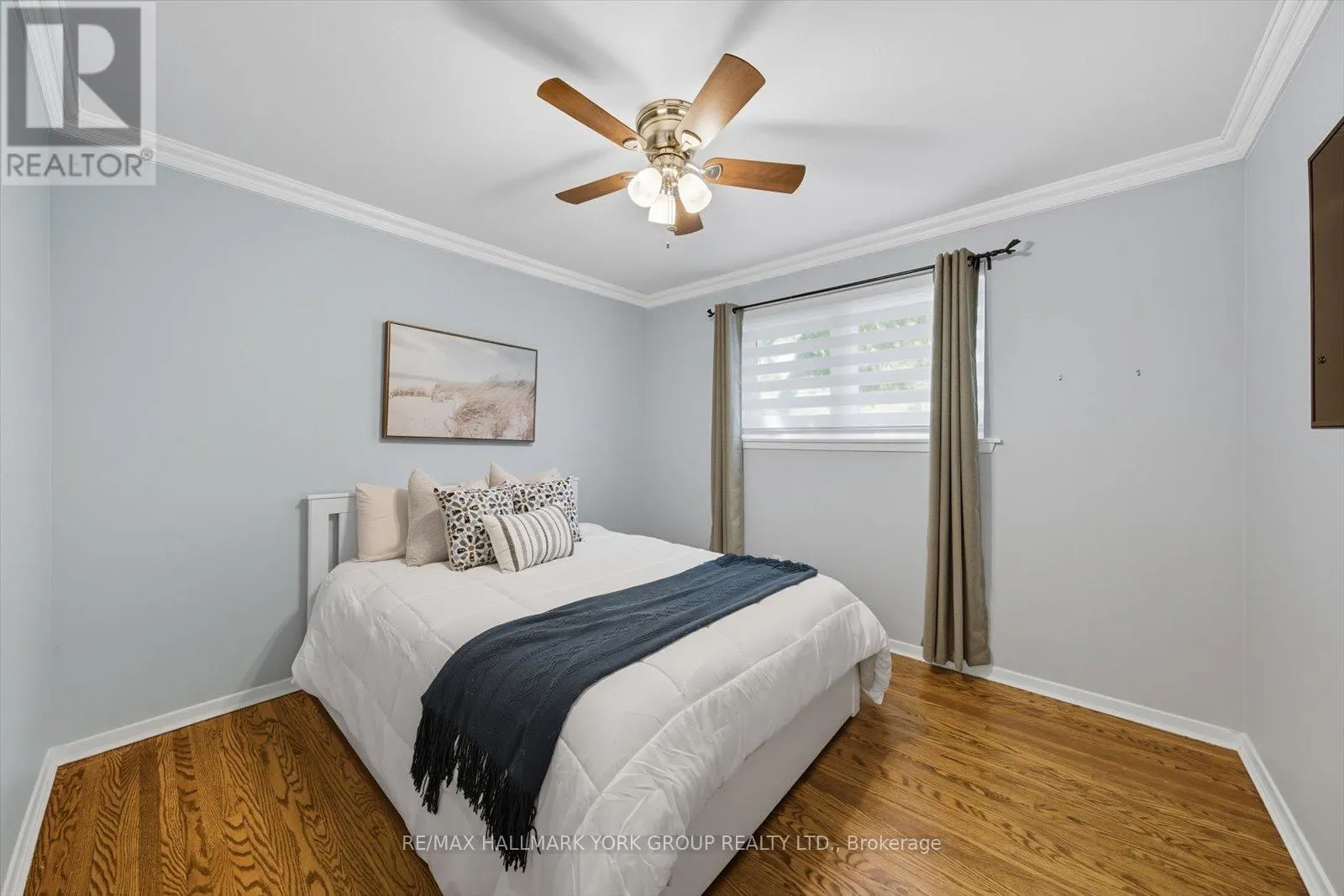 27 BROMLEY CRESCENT