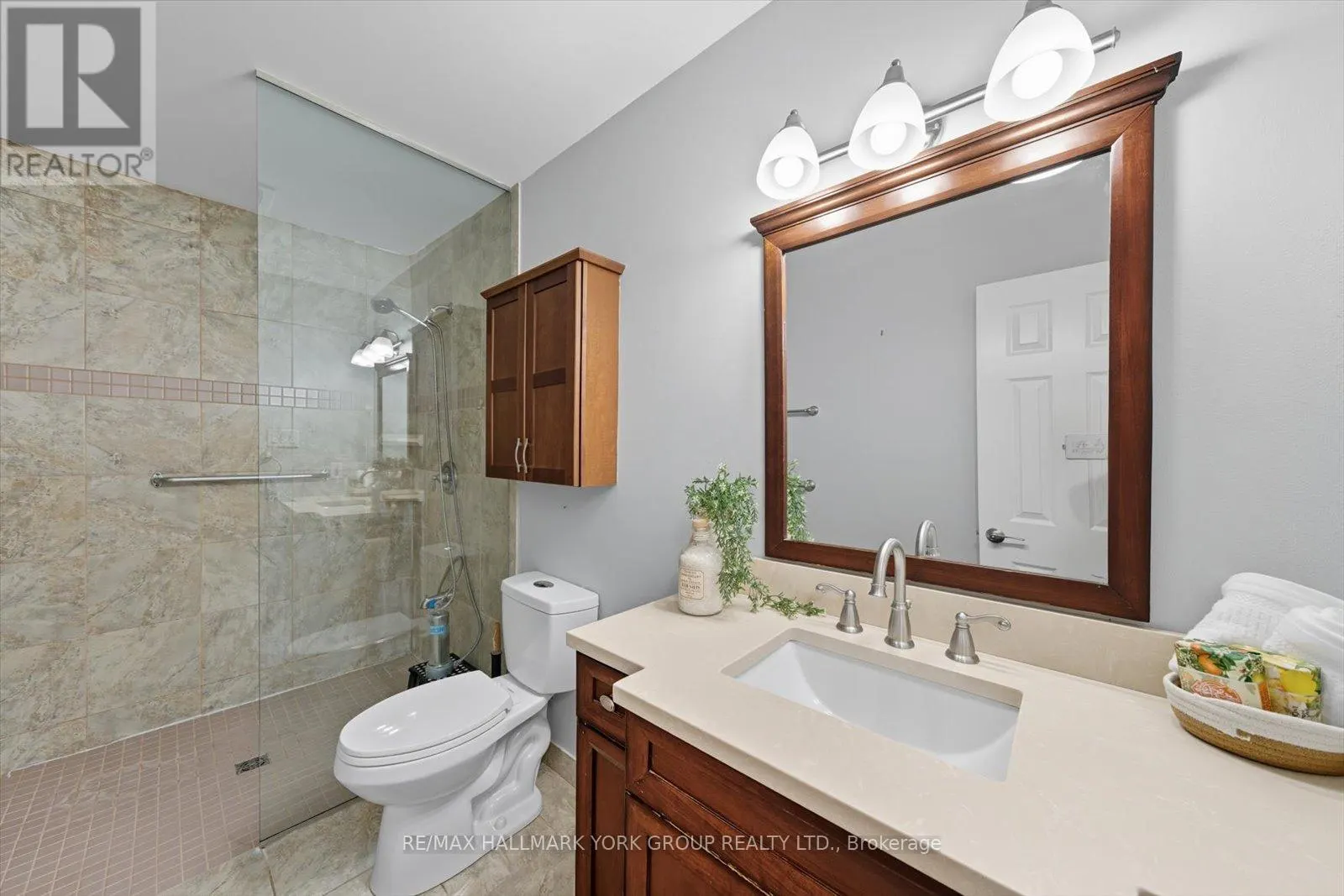 27 BROMLEY CRESCENT