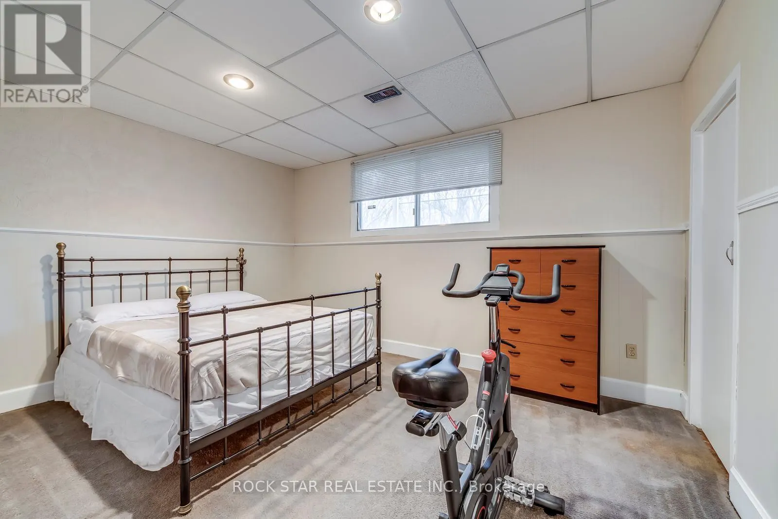 14 CAIRNMORE COURT