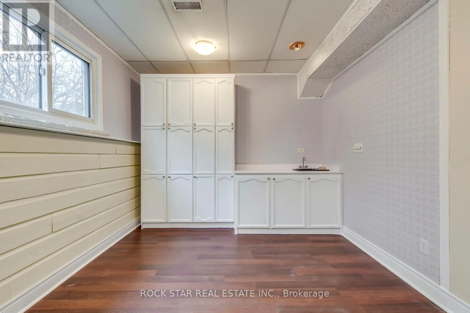 14 CAIRNMORE COURT
