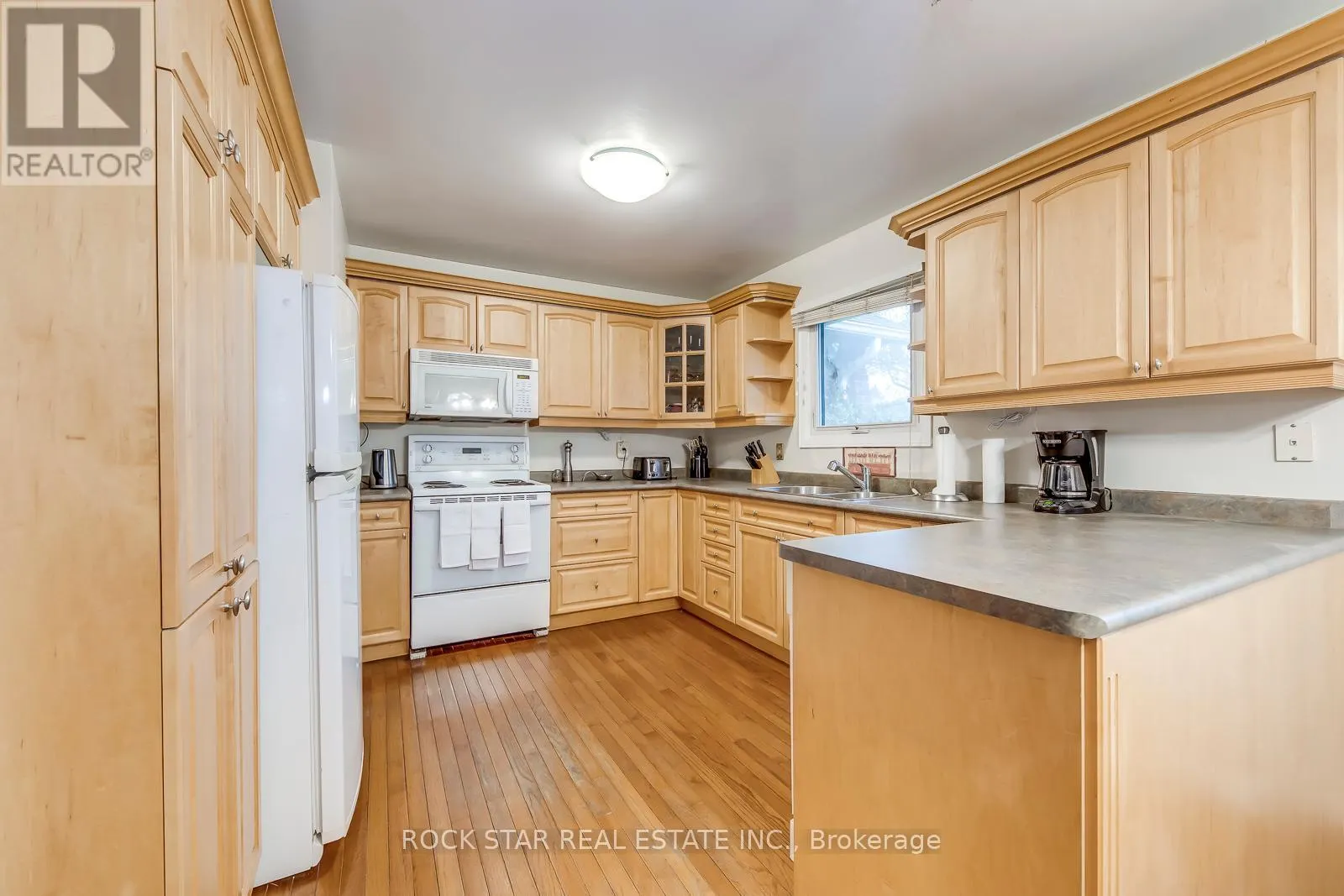 14 CAIRNMORE COURT
