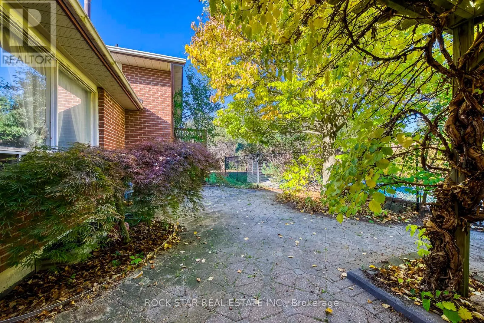 14 CAIRNMORE COURT