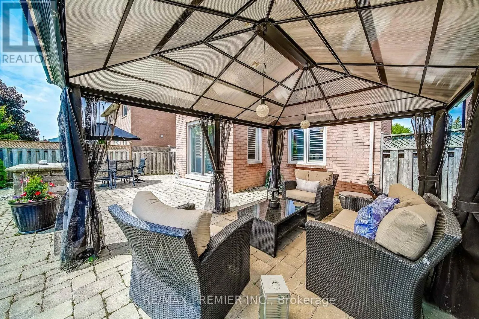 21 BERRYDOWN DRIVE
