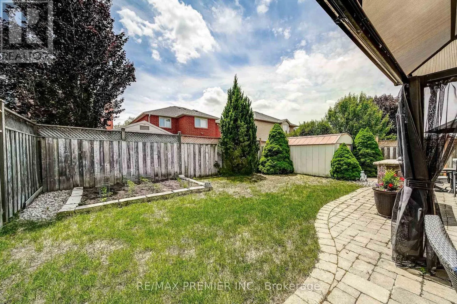 21 BERRYDOWN DRIVE