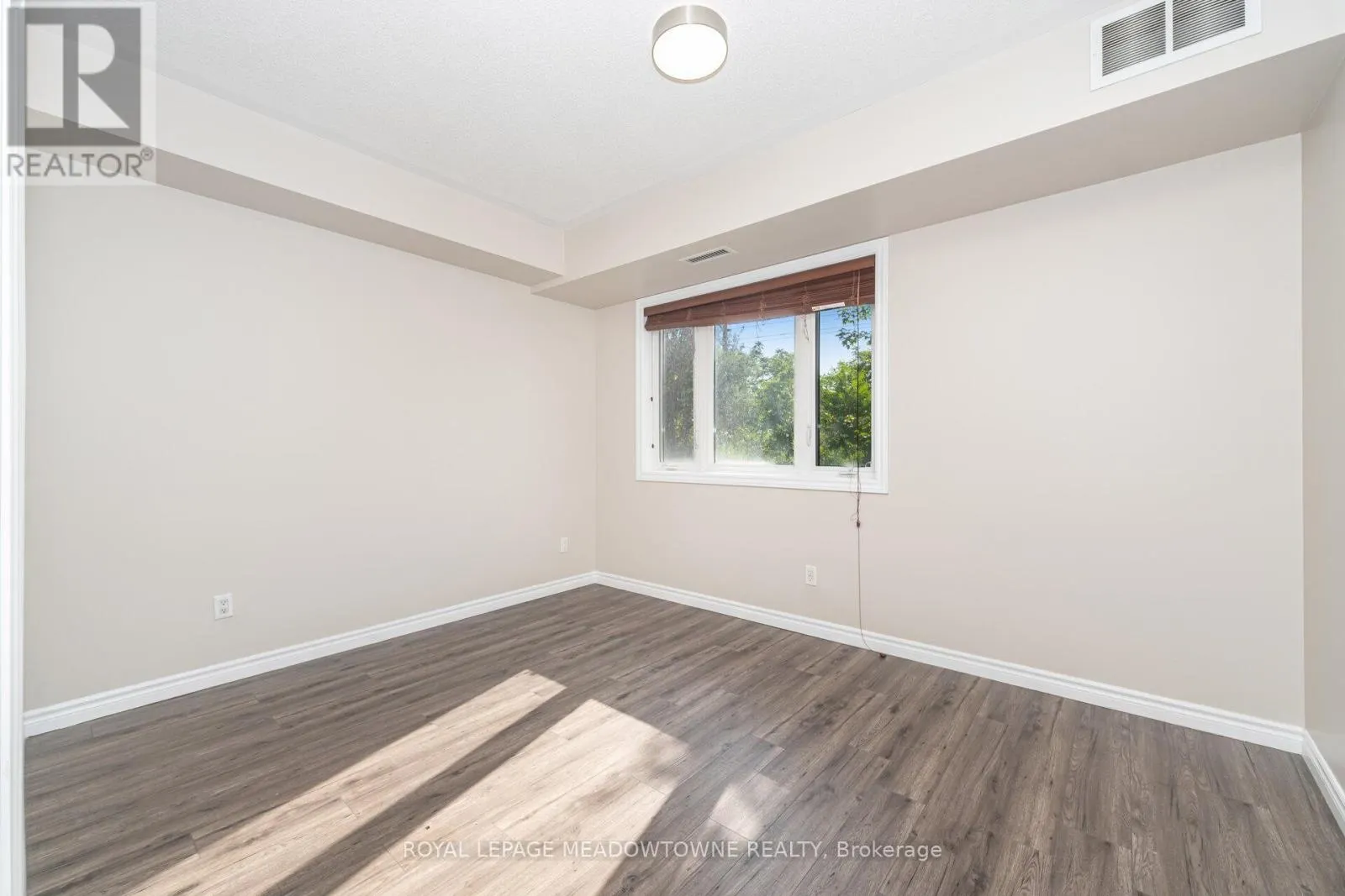 137 - 570 LOLITA GARDENS