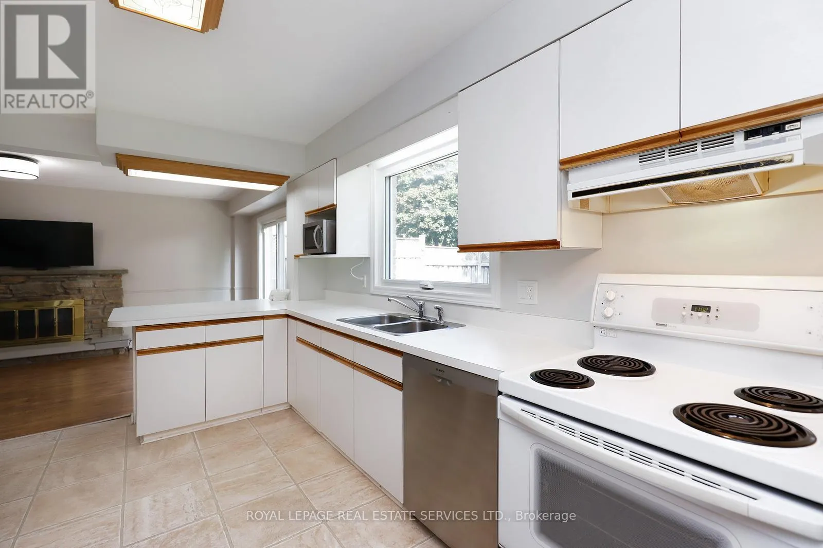 2549 MERRINGTON CRESCENT