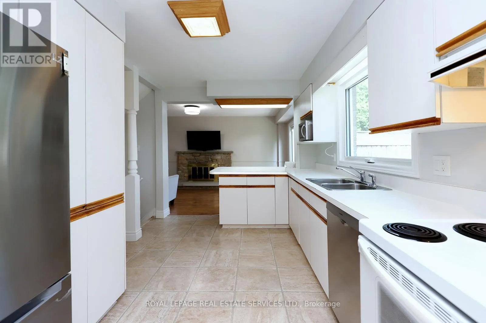 2549 MERRINGTON CRESCENT