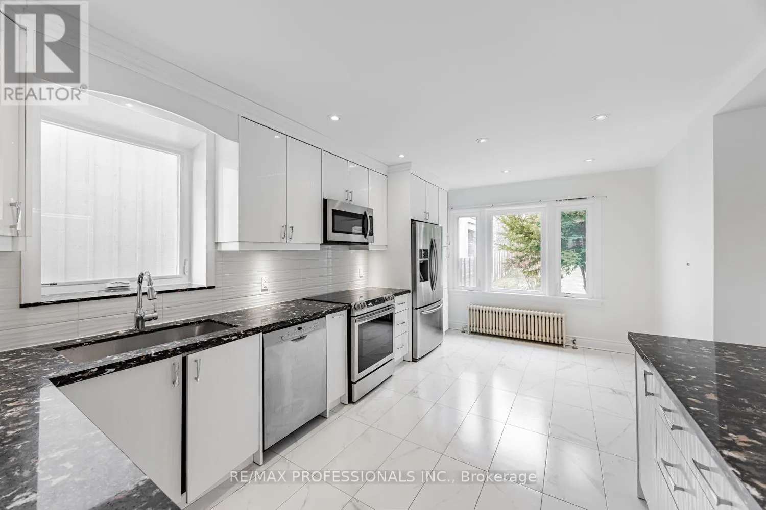 228 THE KINGSWAY