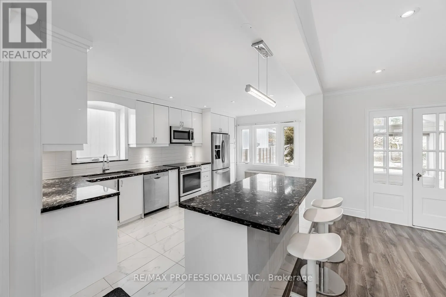 228 THE KINGSWAY