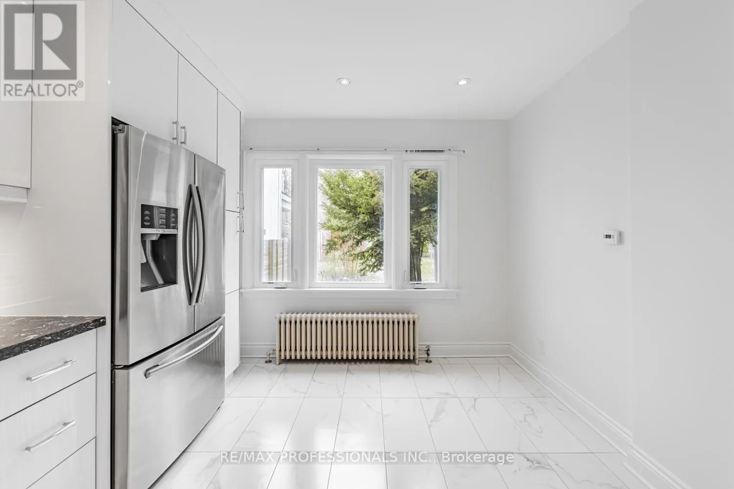 228 THE KINGSWAY