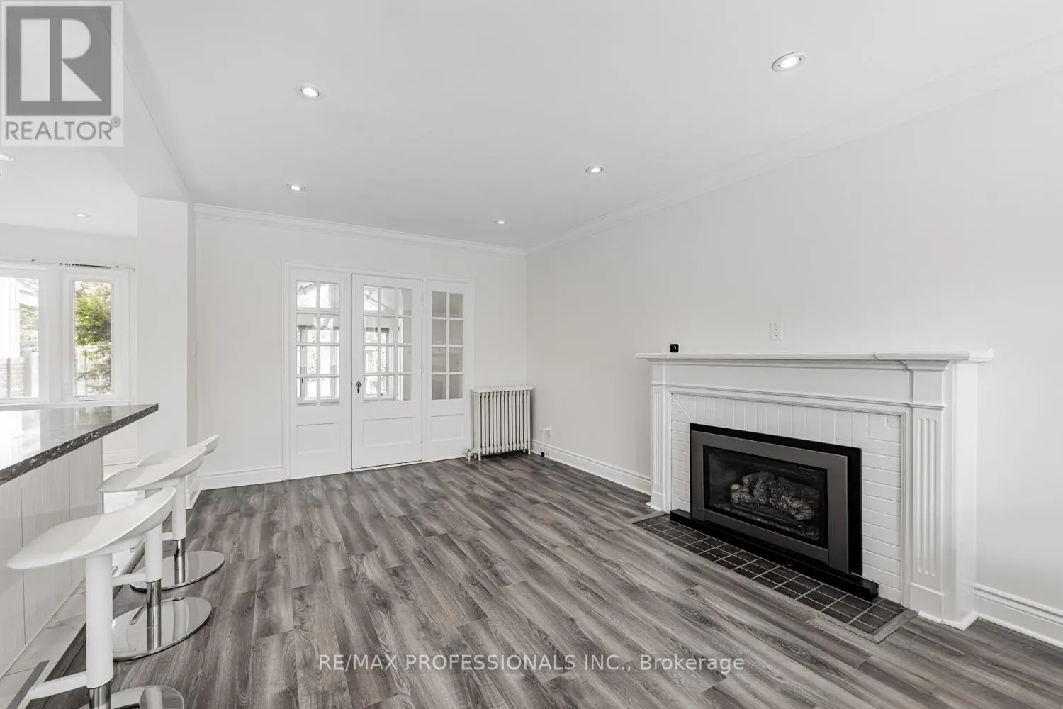 228 THE KINGSWAY