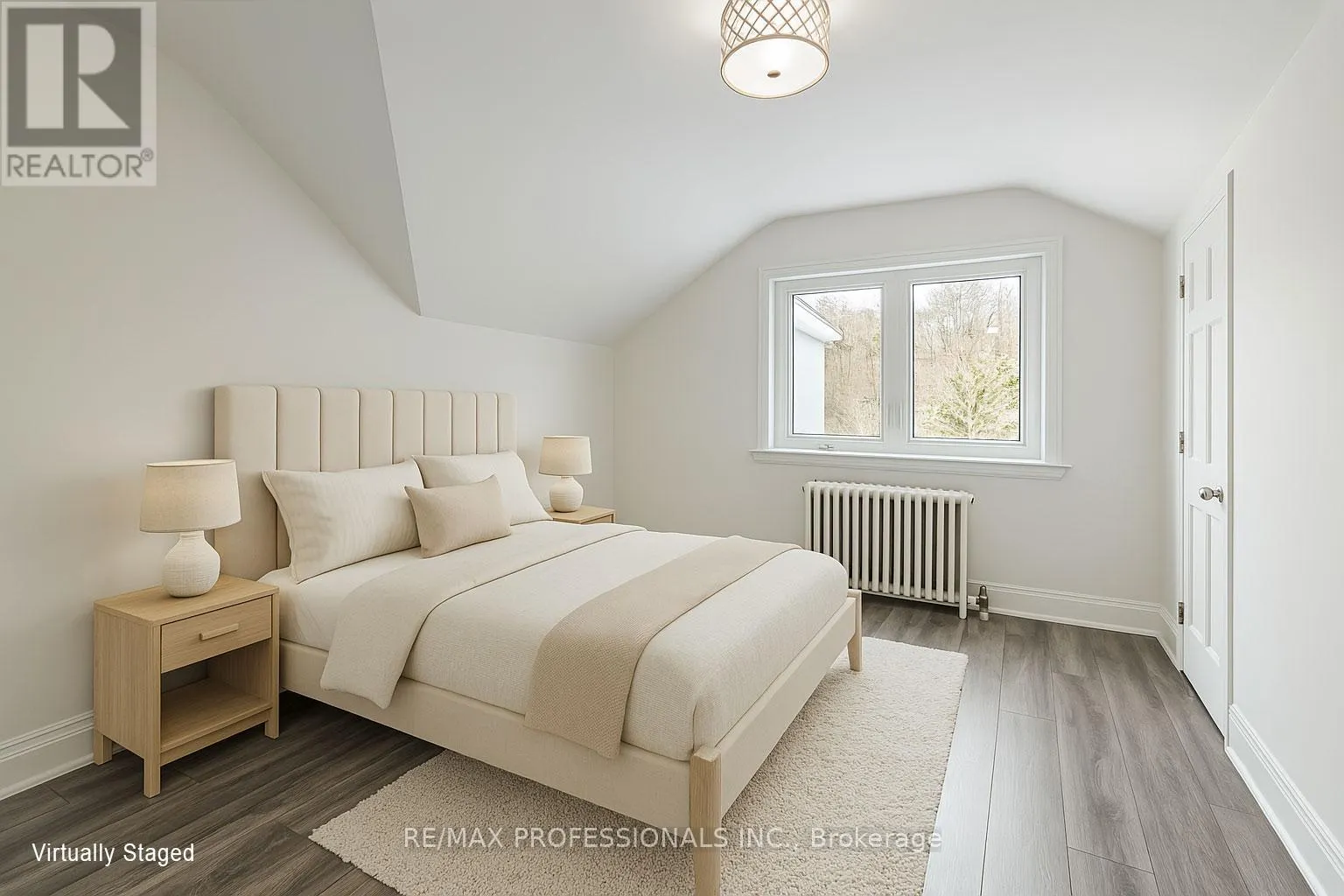228 THE KINGSWAY