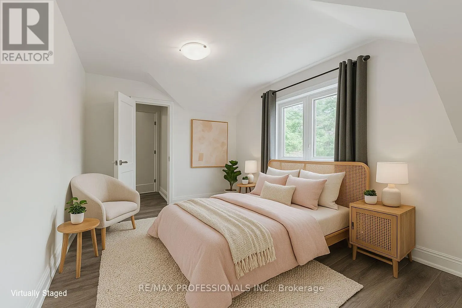 228 THE KINGSWAY