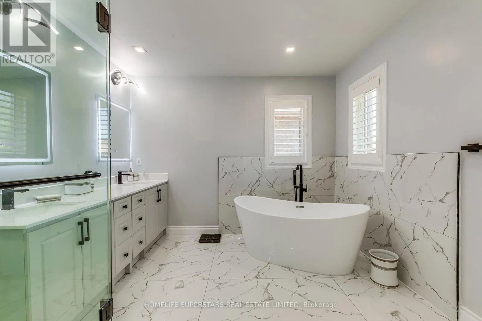 ( UPPER LEVEL ) - 3465 AQUINAS AVENUE