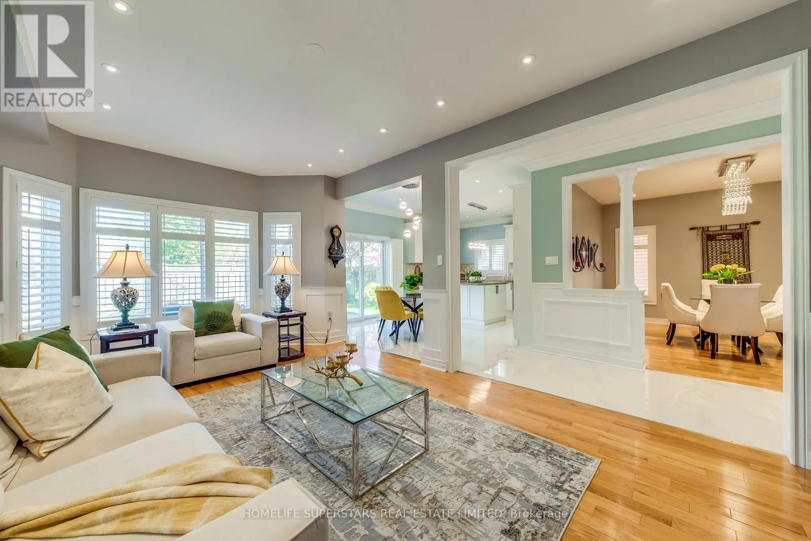 ( UPPER LEVEL ) - 3465 AQUINAS AVENUE