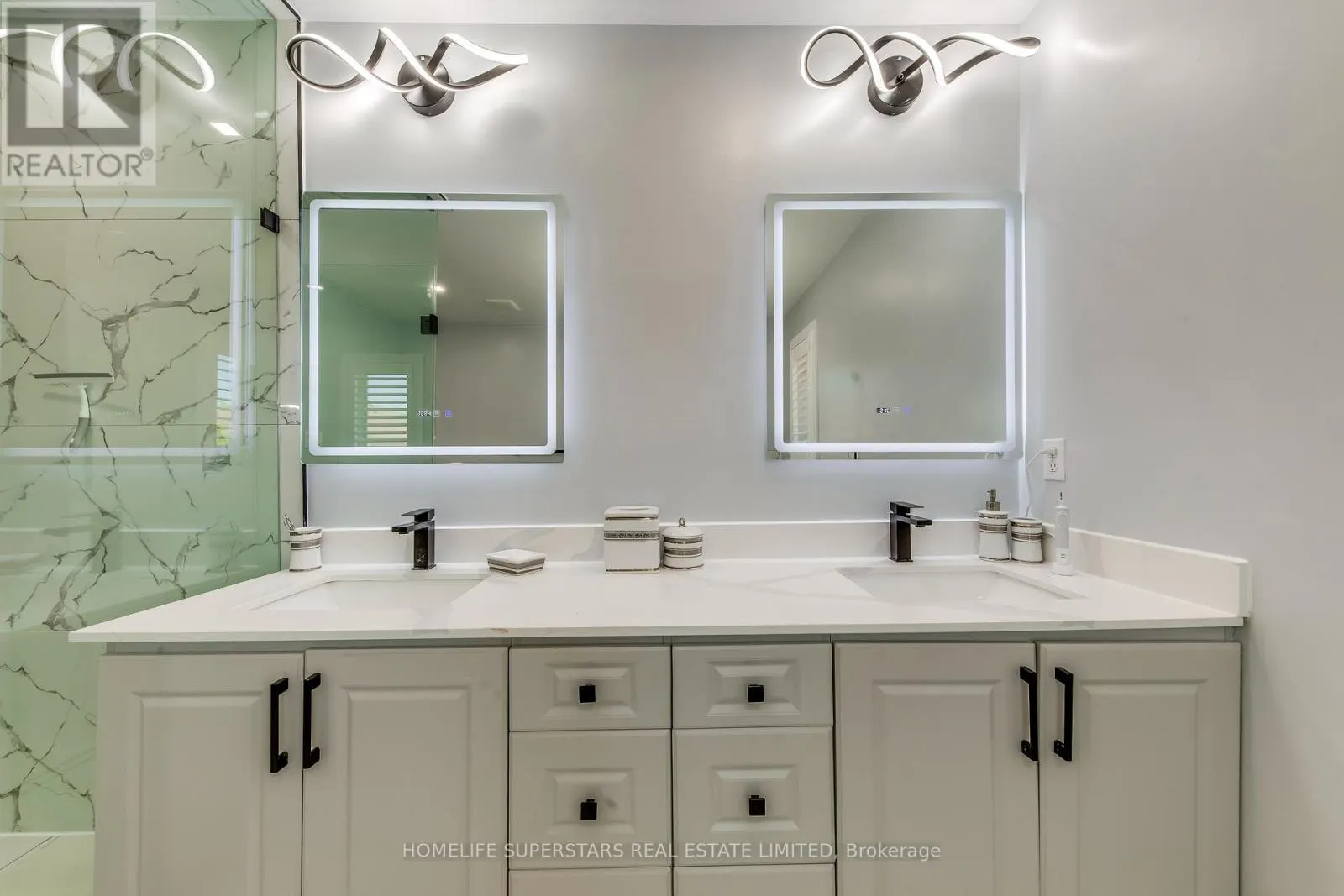 ( UPPER LEVEL ) - 3465 AQUINAS AVENUE