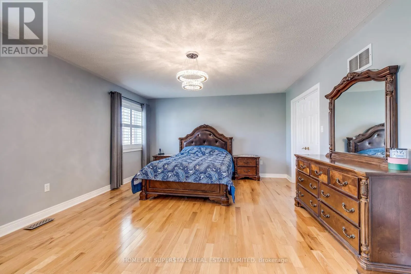( UPPER LEVEL ) - 3465 AQUINAS AVENUE