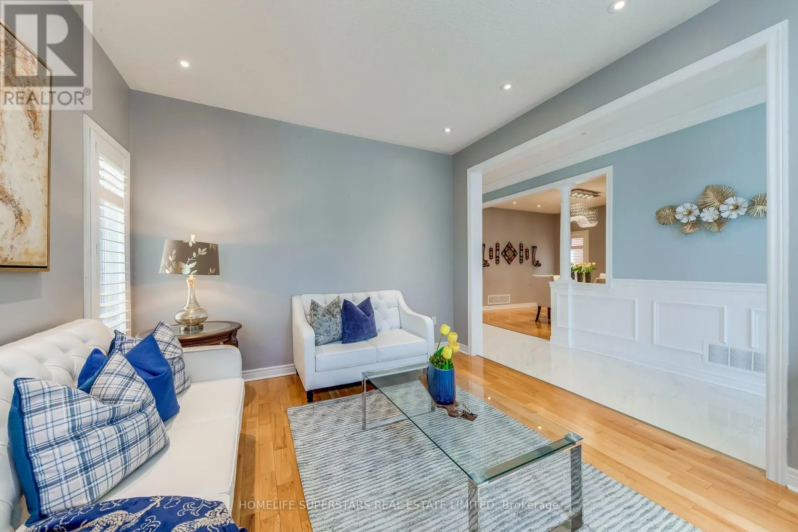 ( UPPER LEVEL ) - 3465 AQUINAS AVENUE