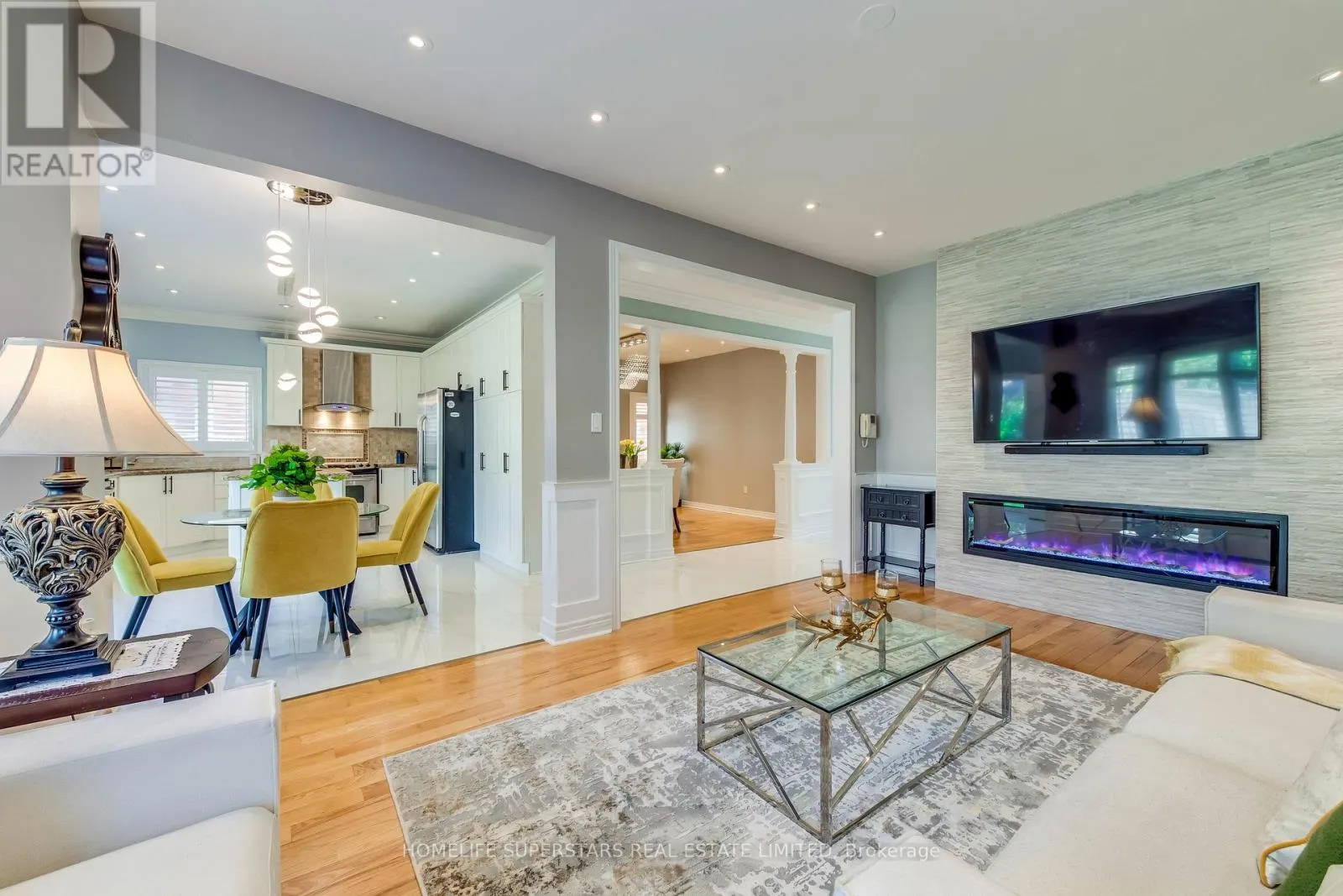 ( UPPER LEVEL ) - 3465 AQUINAS AVENUE