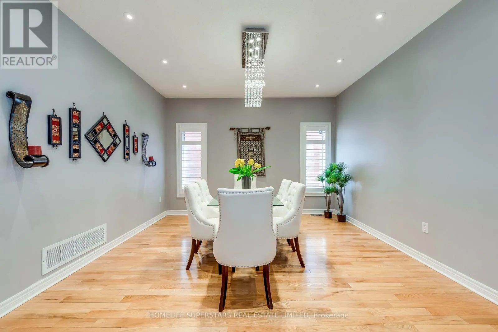 ( UPPER LEVEL ) - 3465 AQUINAS AVENUE