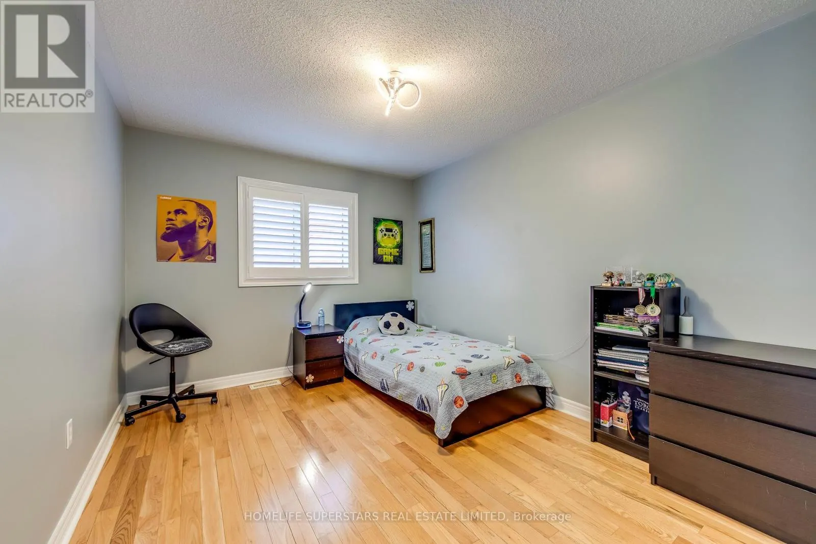 ( UPPER LEVEL ) - 3465 AQUINAS AVENUE