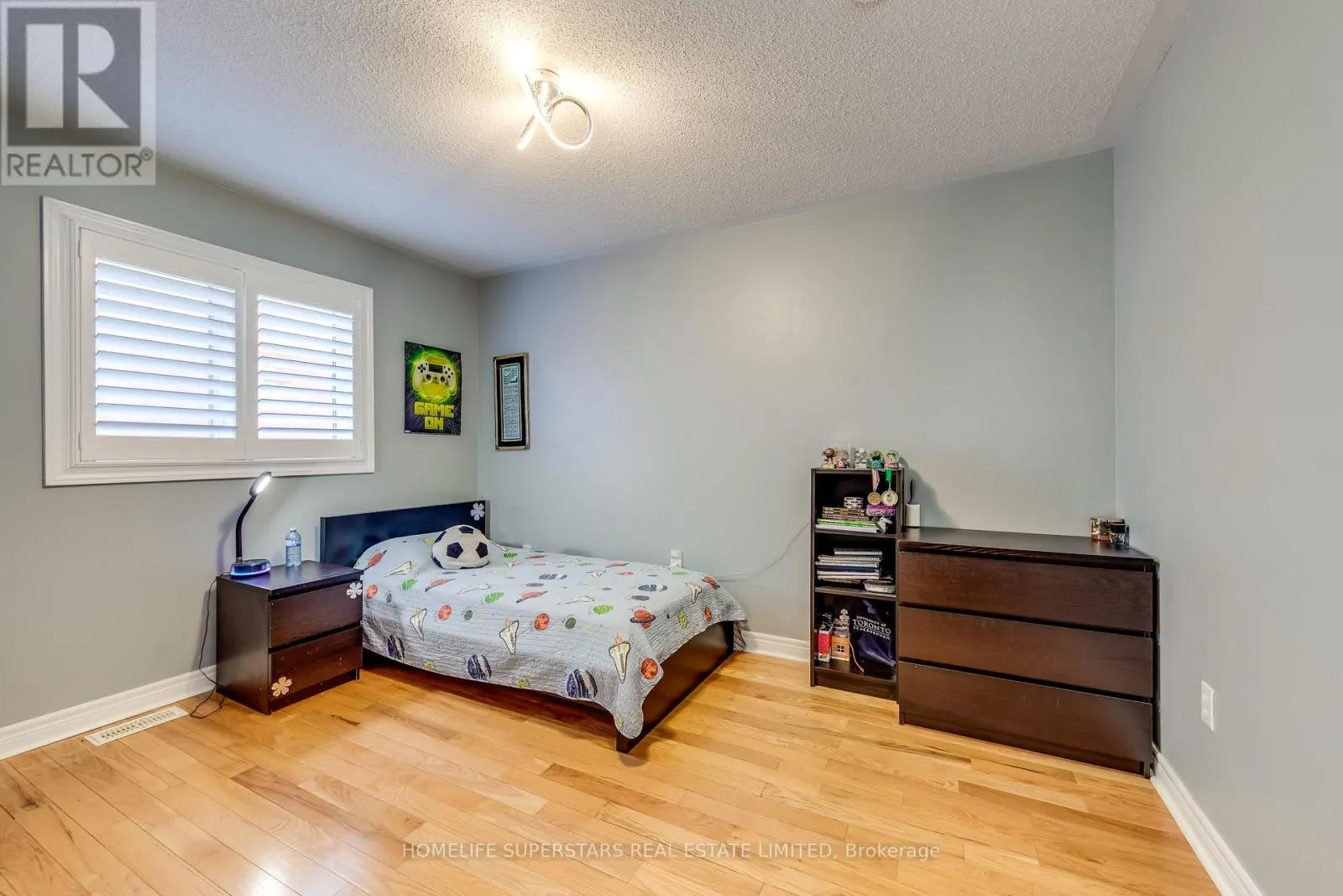 ( UPPER LEVEL ) - 3465 AQUINAS AVENUE