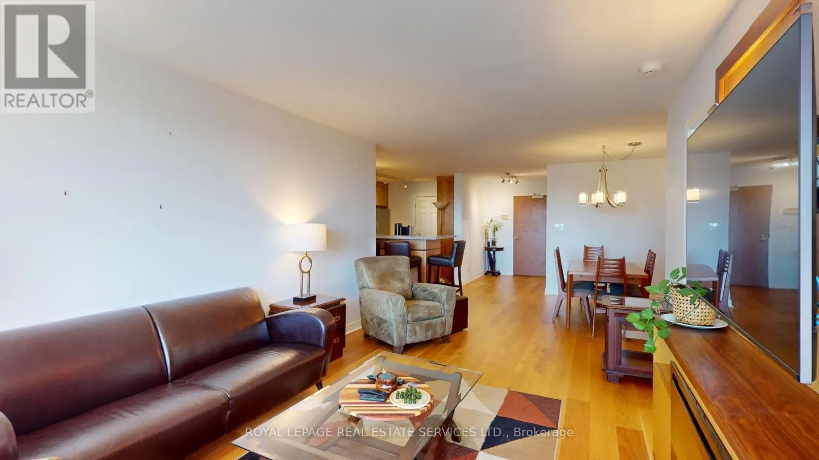 712 - 1 ABERFOYLE CRESCENT