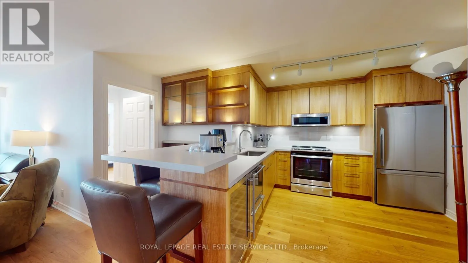 712 - 1 ABERFOYLE CRESCENT