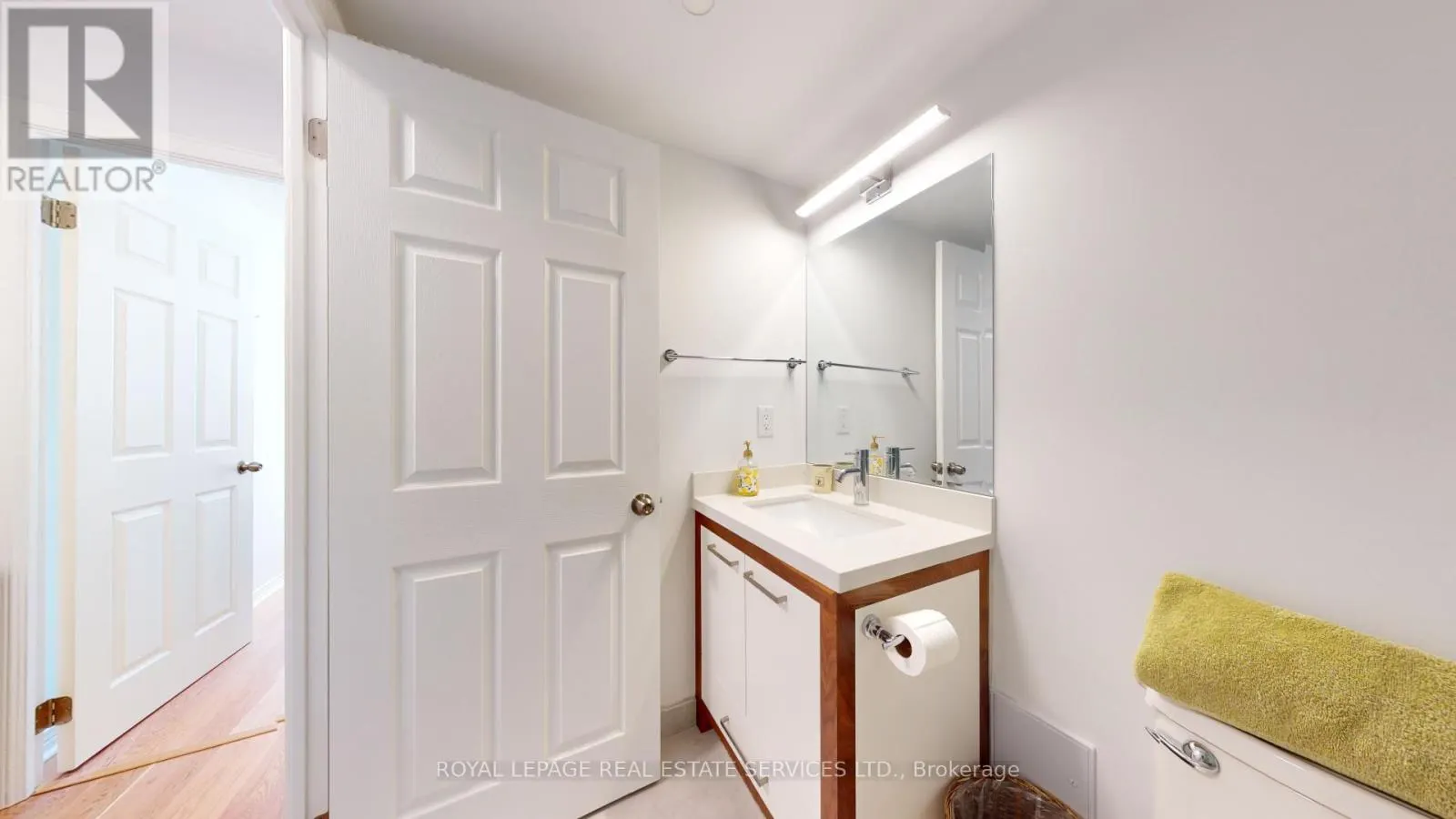 712 - 1 ABERFOYLE CRESCENT