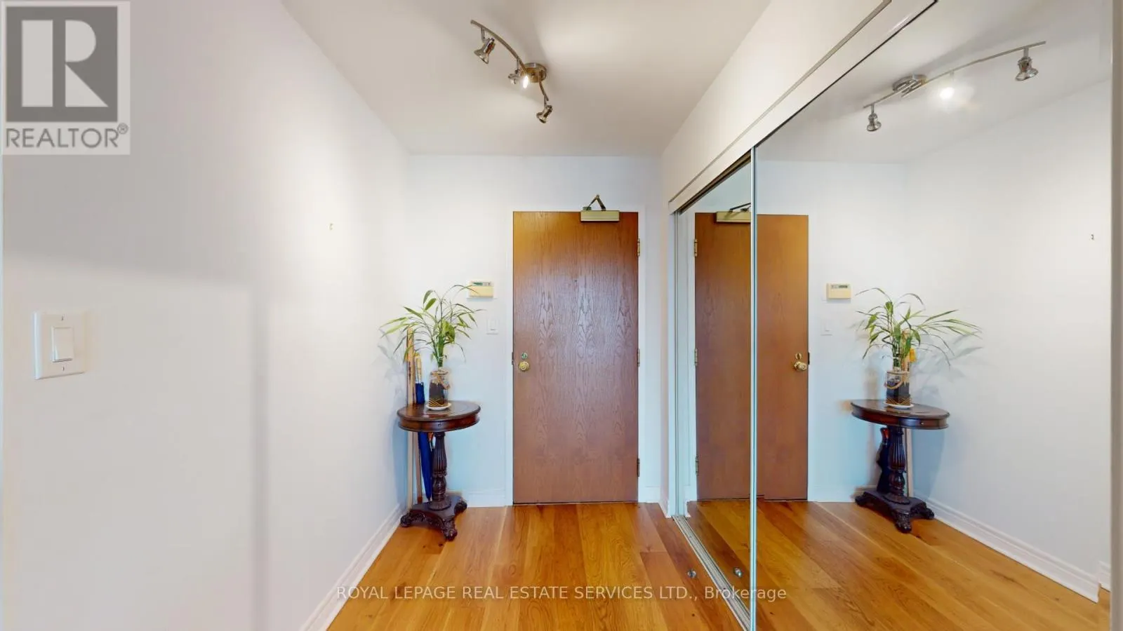 712 - 1 ABERFOYLE CRESCENT