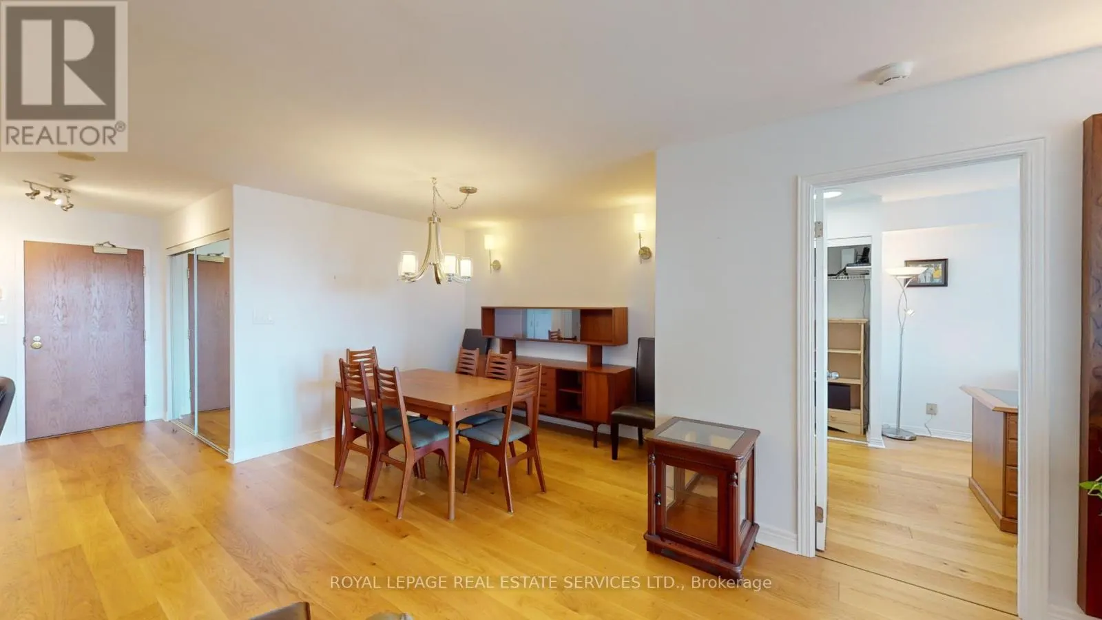 712 - 1 ABERFOYLE CRESCENT